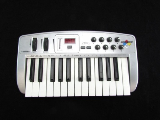 controlador midi teclado maestro oxigen 8 M audio