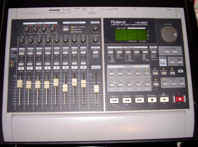 Roland VS-880  - DAT SONY DTC-790