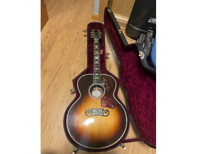 Gibson custom sj200