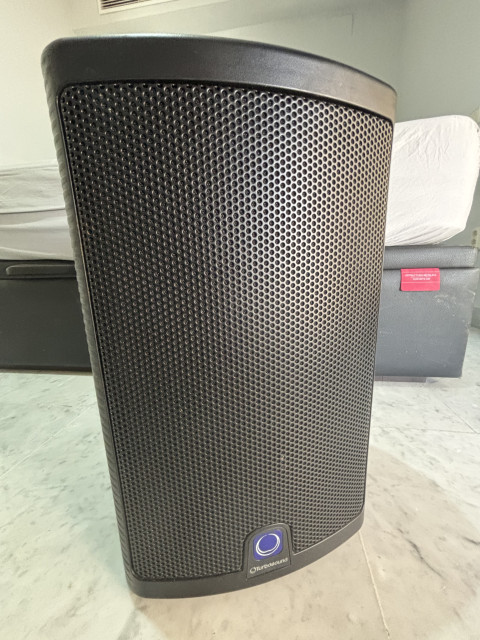 Turbosound Altavoz