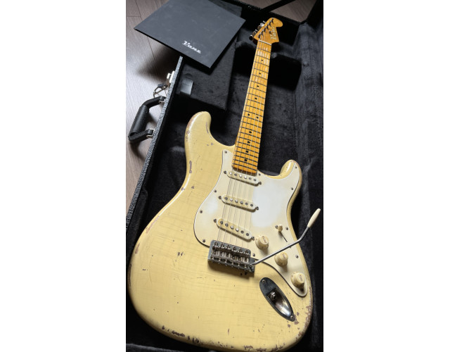 Guitarra Vanz ST R69 Custom Relic