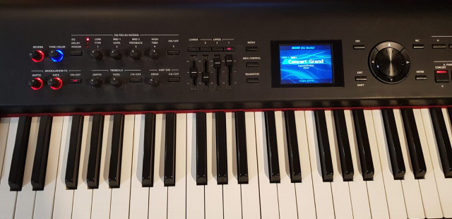 Roland RD800