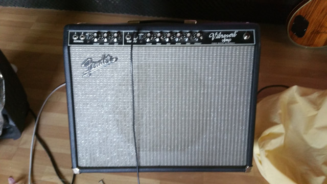 Fender vibroverb ressiu custom Shop