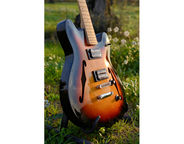 Squier Starcaster sunburst