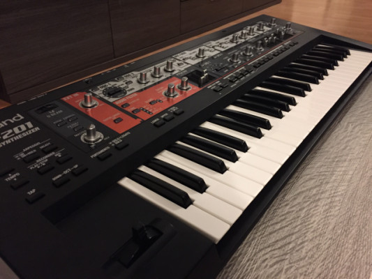 Roland SH-201