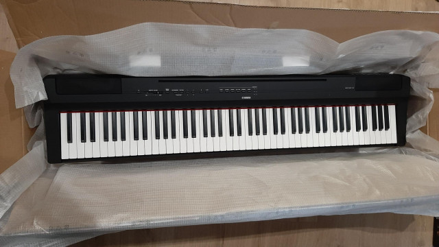 Piano digital Yamaha P-125 B