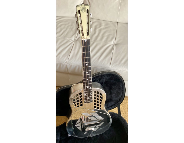 Guitarra Resonadora National Resophonic Tricone 1.5