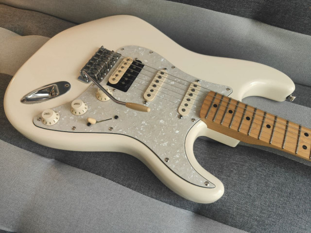 Fender Stratocaster Standard MIM del 2013 Vintage White