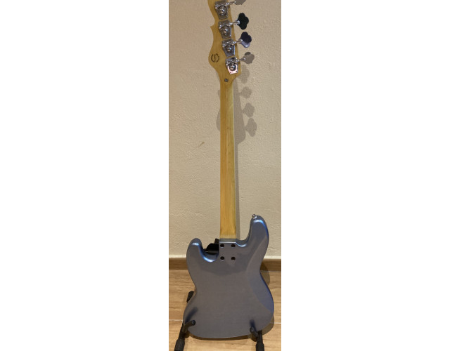bajo G&L Tribute JB Lake Placid Blue