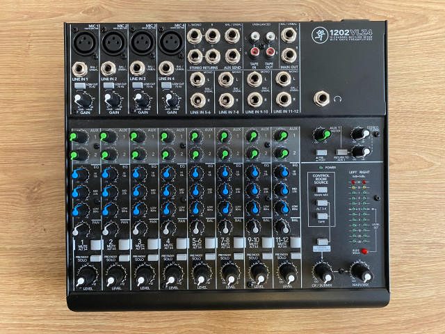 Mesa de mezclas Mackie 1202 VLZ4 de 12 canales