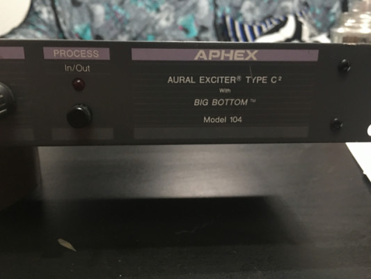 Aphex Excitador aural model 104 Big Bottom