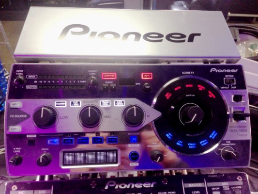 Pioneer RMX 1000 Edicion Limitada Platinum + Stand original Pioneer