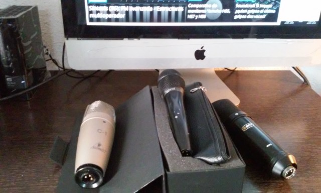 Vendo tres micrófonos (Roland, BCT, Behringer)