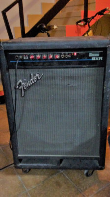 Fender BXR 300c
