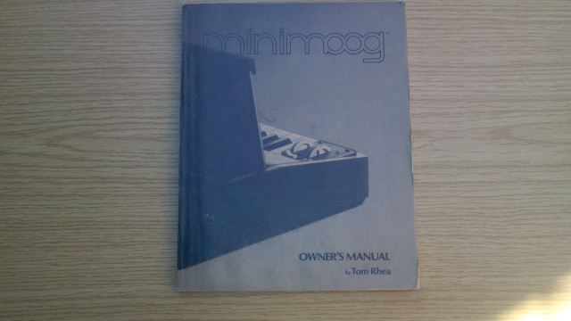 3 manuales de MOOG minimoog