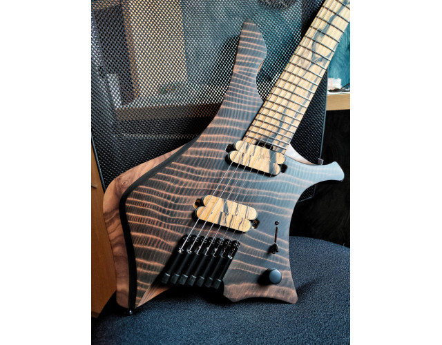 Ronciswall Vapor 7 FF Black Mastergrade Redwood