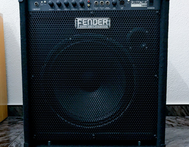 Fender Rumble 100 - Amplificador para Bajo