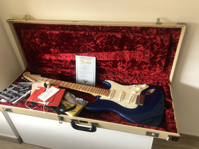 Vendo Fender Stratocaster Custom Shop DLX  Candy Blue  de 2011 JOHN CRUZ,