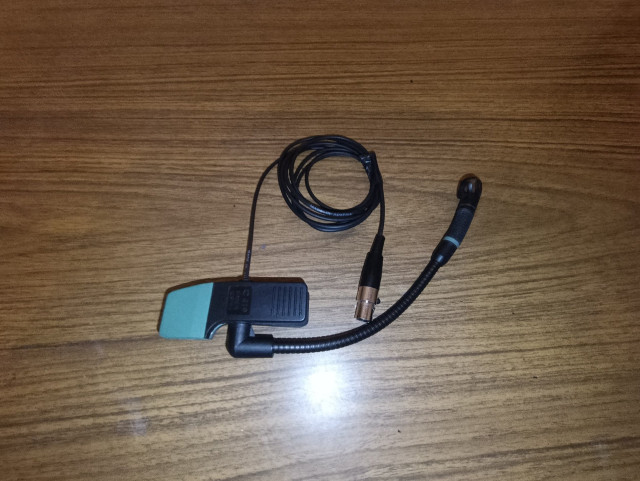 Micrófono AKG C 419 para vientos completo con receptor Sr 80 y emisor pt 80 lo vendo junto o por separado
