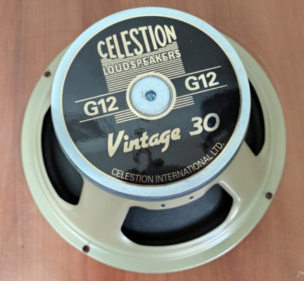 Celestion Vintage 30 16 Ohm G12 V30 60 W.  RESERVADO