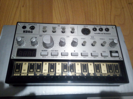 Korg volca bass