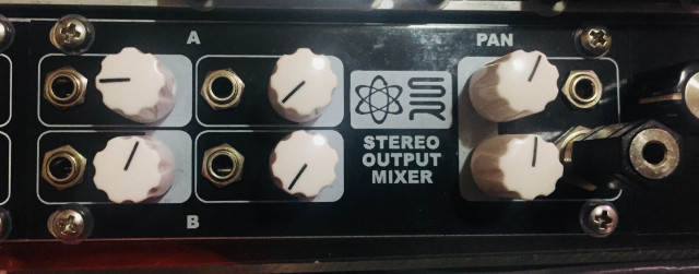 Stereo output mixer 1U eurorack