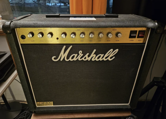 Marshall JCM 800