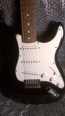 Guitarra eléctrica tipo Stratocaster