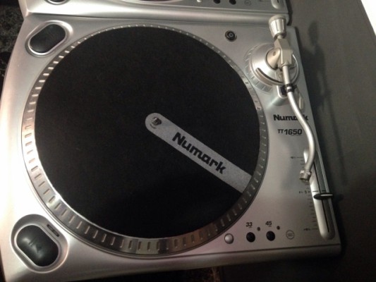 Giradiscos Numark TT1650