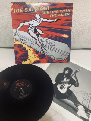 (RESERVADO) Album LP Surfing with the Alien Firmado por Joe Satriani