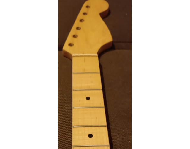 Mástil tipo Stratocaster