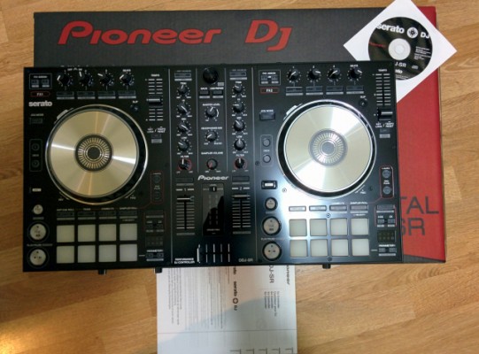 Controlador Pioneer DDJ-SR + Auriculares Pioneer HDJ1500K
