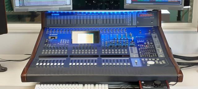 Yamaha DM2000V2