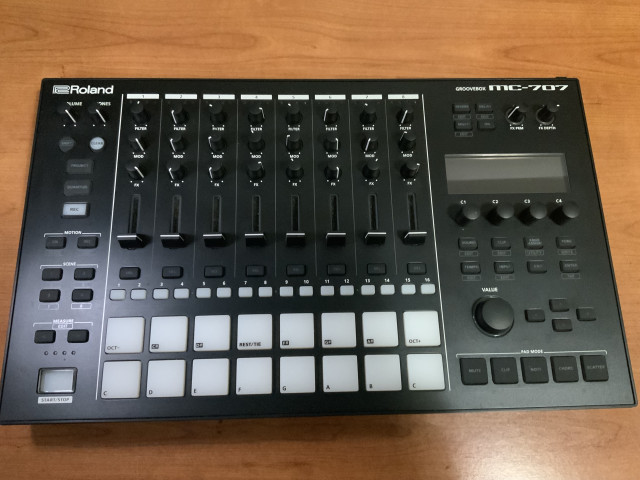 Roland MC707