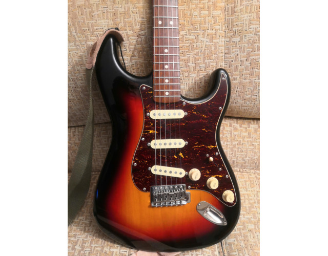 Squier Classic Vibe strat 60s China 2012