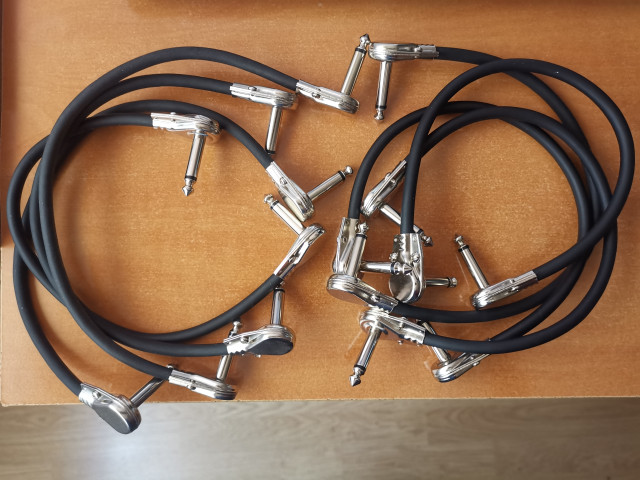 Set de ocho patch cables de 30 cm.