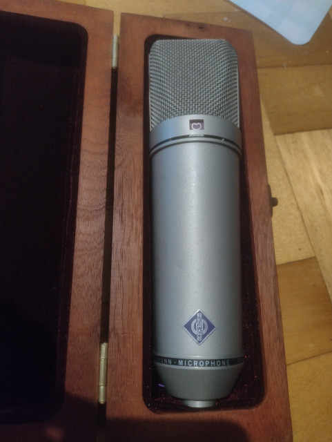 Neumann U87 vintage