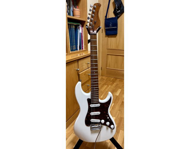 Guitarra Sire Larry Carlton S7