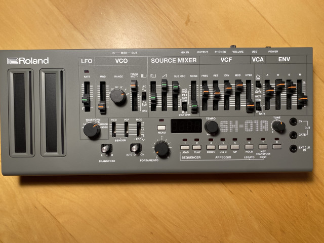 Roland sh-01a