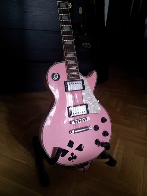 guitarra eléctrica BURNY Les Paul rosa