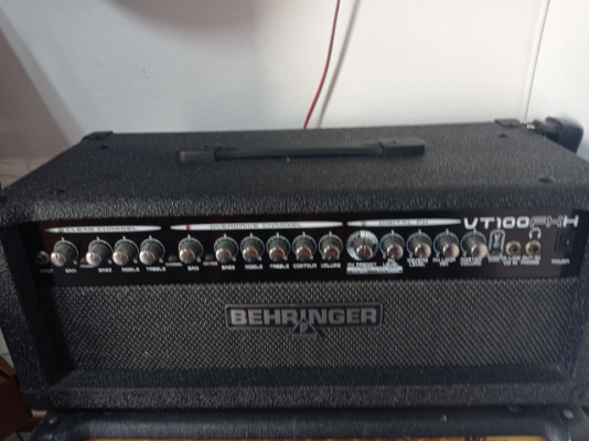 DISC Behringer VT100FXH Virtube 100W 2-Channel Guitar Amp Head w/ FX