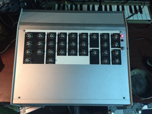 TR 9090 Synthage (Roland TR 909 clone)