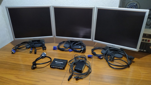 MATROX TRIPLE HEAD 2go VGA y 3 monitores ACER de 17" (de regalo)