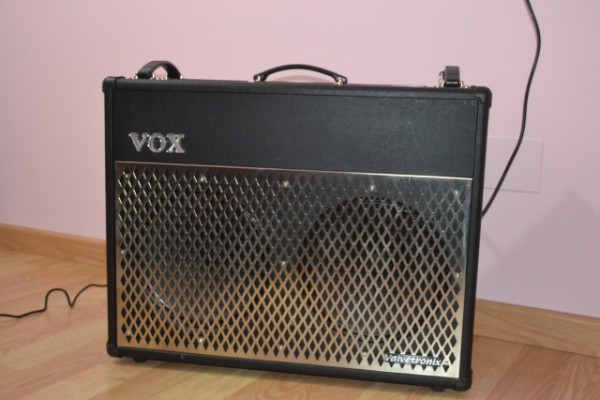VOX VALVETRONIX VT100 + PEDALERA VFS5