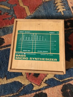 Bass Micro Synthesizer Original (CAJA DE MADERA/IMPOLUTO)