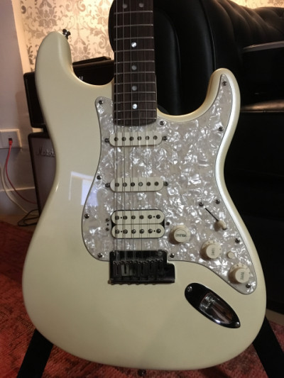 Vendo Fender Stratocaster deluxe