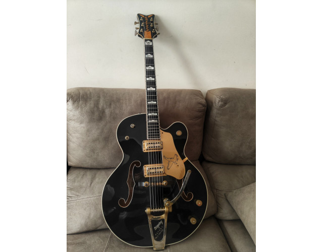 Gretsch black falcon G6136TBK