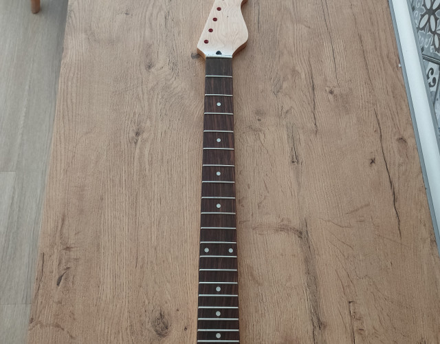 Mástil tipo stratocaster 22 trastes