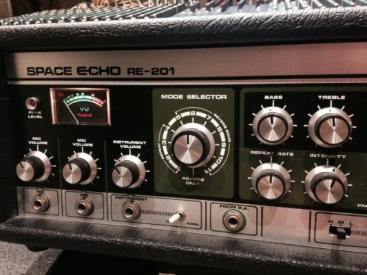 Roland Space Echo RE-201(como nueva)