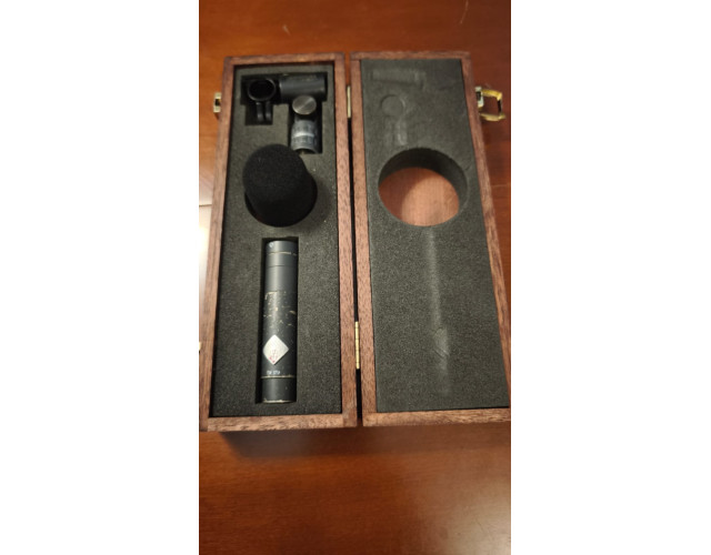 Micrófono vintage Neumann KM150 (condensador membrana pequeña)